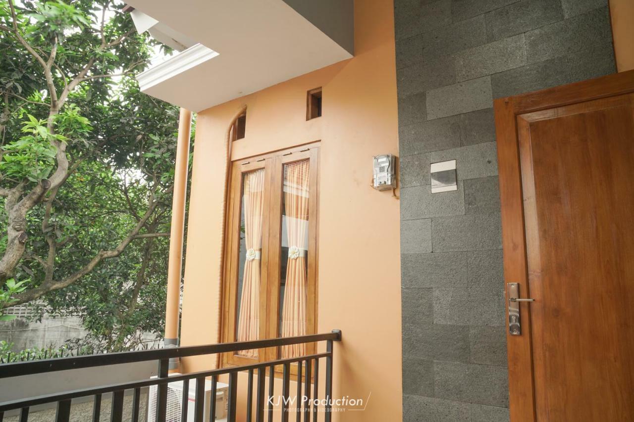 M Stay Guest House Jogja Джокьякарта Экстерьер фото