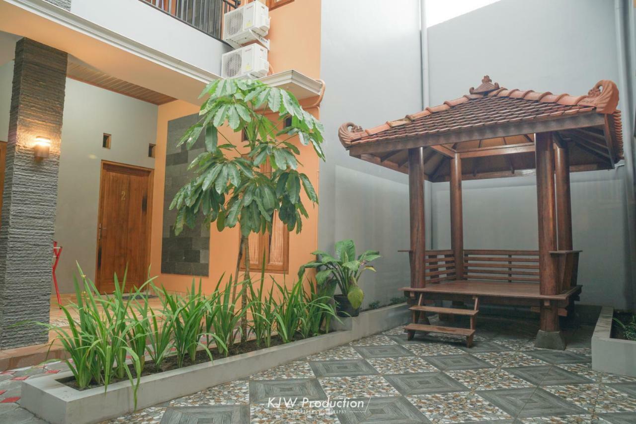 M Stay Guest House Jogja Джокьякарта Экстерьер фото