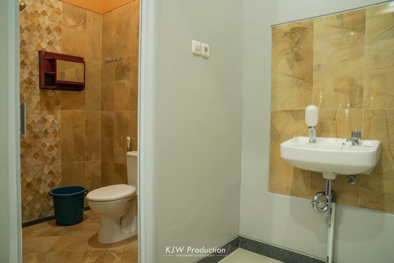M Stay Guest House Jogja Джокьякарта Экстерьер фото